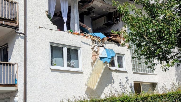 Eberbach: Schwerverletzter nach Explosion in Mehrfamilienhaus