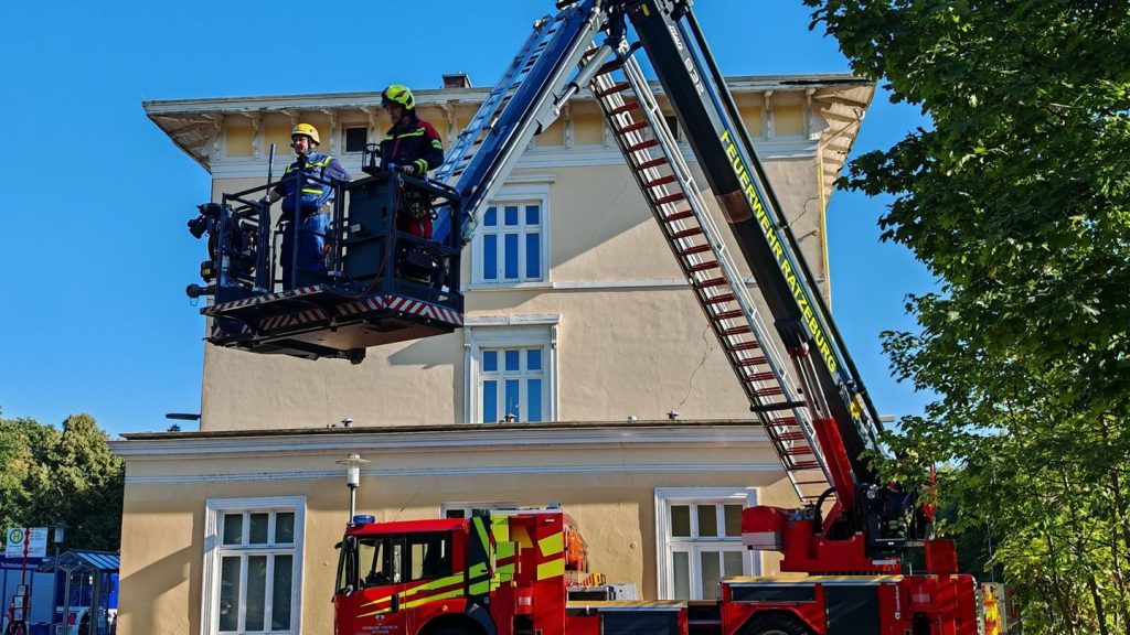 Bahnverkehr: Riss im Mauerwerk im Bahnhof Ratzeburg: Züge fahren wieder