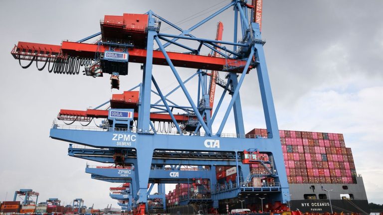 Konjunktur im zweiten Quartal: Deutsche Wirtschaft stärker geschrumpft