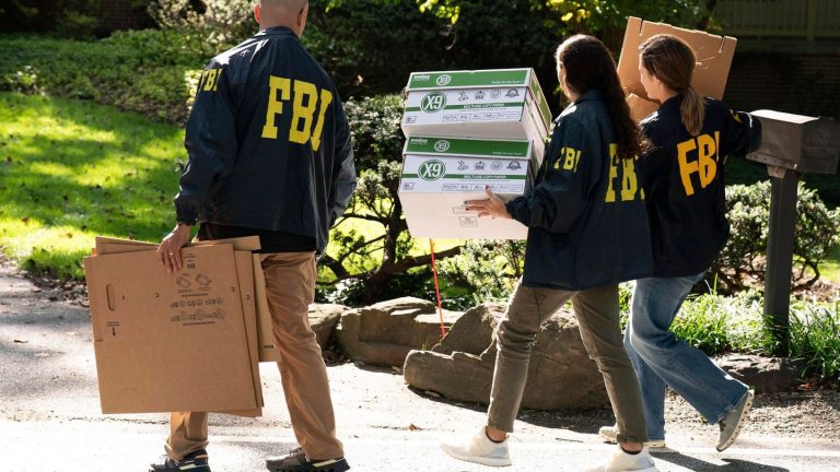 Ermittlungen: Trump-Kritiker im Visier - FBI-Razzia bei Ex-Berater Bolton