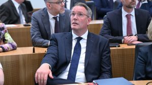 SPD-Ministerpräsident schlägt höhere Steuern für "Superreiche" vor