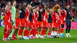 Fußball-Bundesliga: Die Bayern rollen los und feiern mit einem Bosse-Handschlag