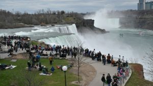 Fünf Touristen sterben bei Busunglück in USA nahe Niagara-Fällen - Fahrer verlor Kontrolle