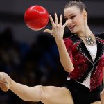 Rhythmische Sportgymnastik: Mehrkampf-Triple perfekt: Varfolomeev visiert fünf Titel an