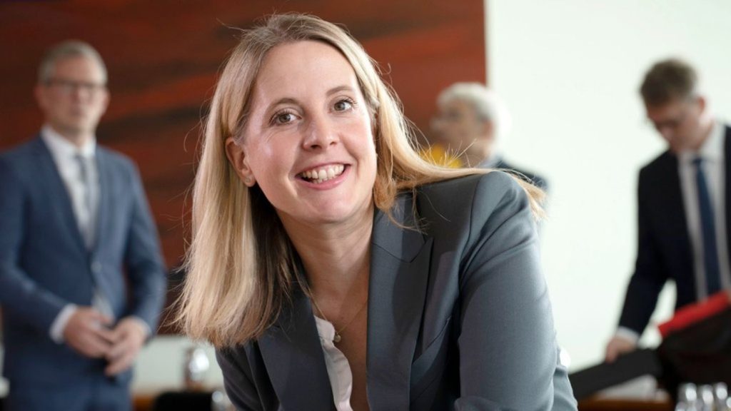 Schwanger im Amt wie Verena Hubertz: Sie vereinten schon Politik und Mutterschaft