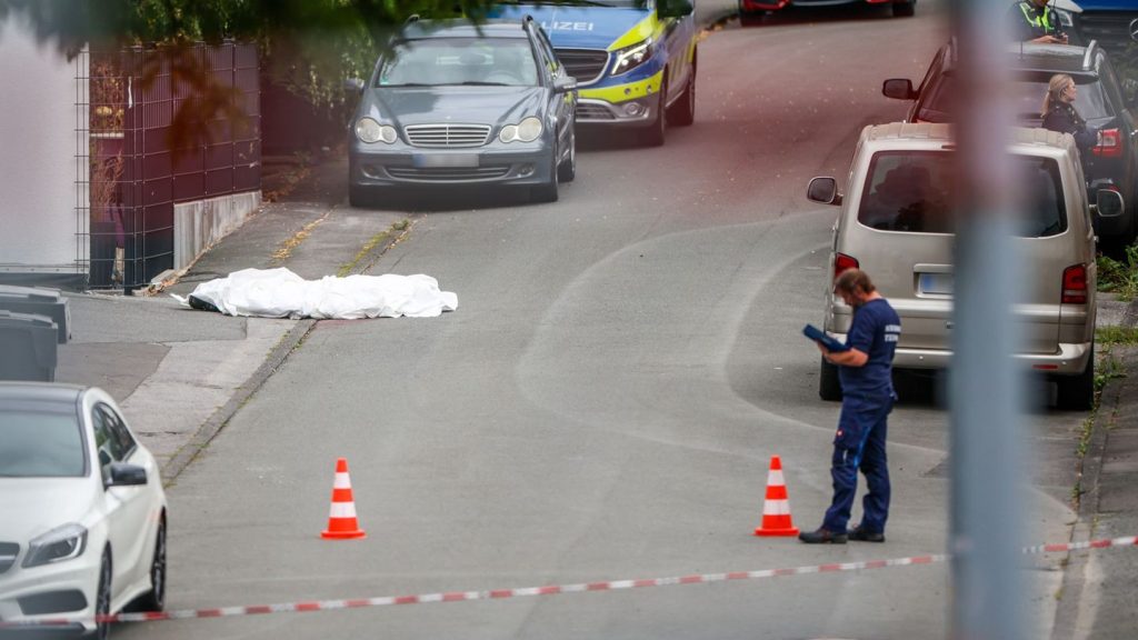 Bluttat in NRW: Polizei warnt vor Todesschützen von Menden - Fahndung läuft