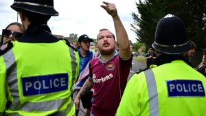 Erneut einwandererfeindliche Proteste: London kündigt Asylsystem-Änderungen an