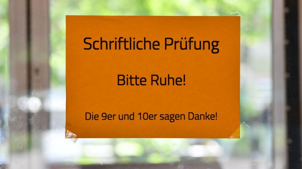 Prüfungsnoten: Minister: Prüfungsanforderungen an Schulen nicht gesunken