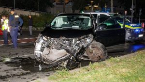 Polizei ermittelt: Schwerer Unfall in Neukölln - 22-Jähriger reanimiert