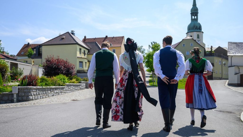 Lausitz Monitor: Befragung: Sorben haben engere Bindung an die Lausitz