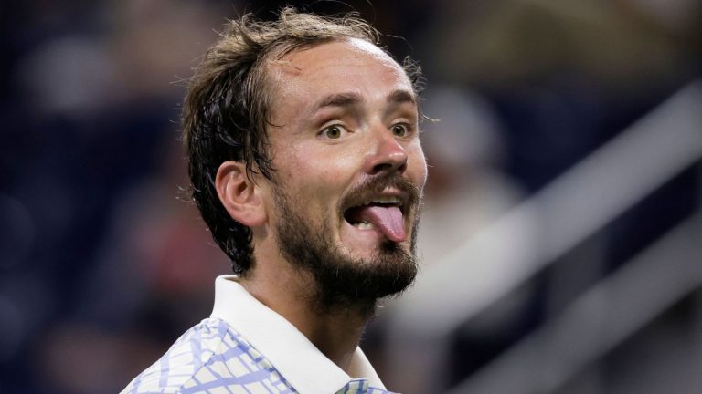 Irre Szenen bei den US Open: Medwedew rastet aus - Drama mit Fotograf und Schiedsrichter
