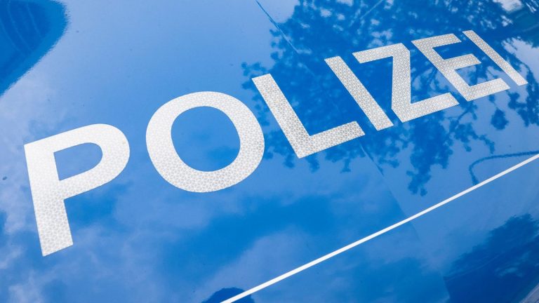 Zusamenstoß: Elfjähriger Radfahrer und Fußgänger bei Unfall verletzt
