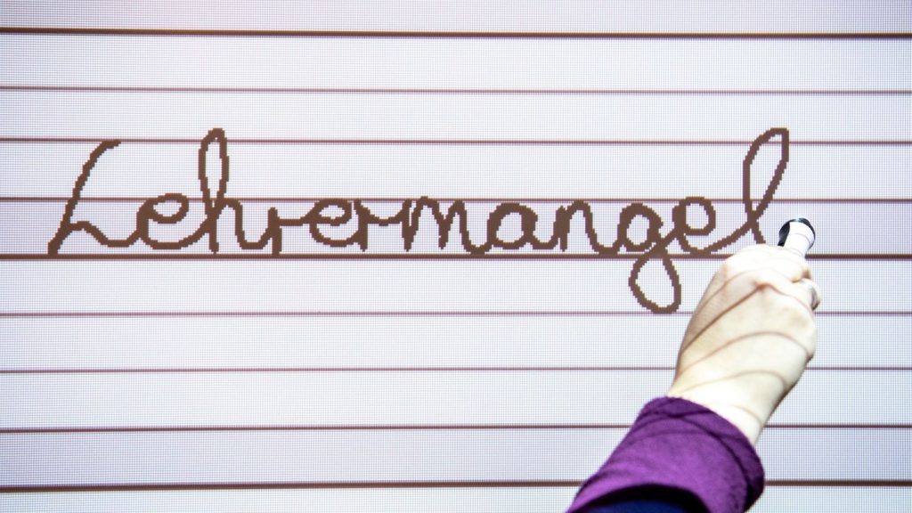 Bildung: Forderungen von Verbänden: Lehrermangel und Technik im Fokus