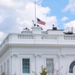 Kriminalität: Trump setzt Flaggen auf halbmast nach Schüssen auf Kinder