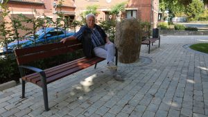 Posse um Parkbänke: Drei Zentimeter bringen Dorfplatz-Umgestaltung ins Wanken