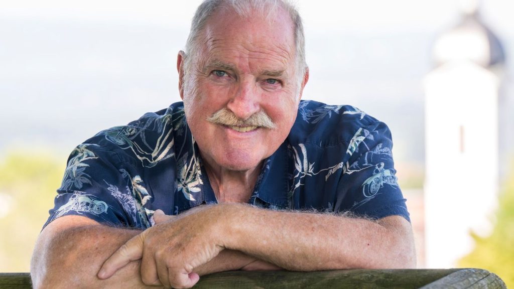 Leute: Bernd Helfrich wird 80: Stolz auf Chiemgauer Volkstheater