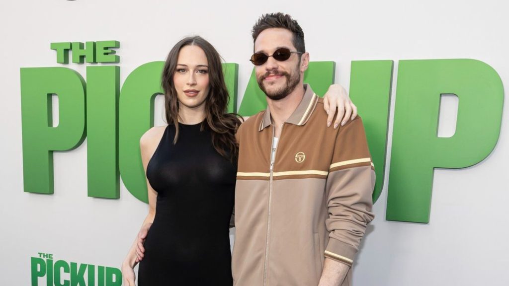 Pete Davidson: Freundin präsentiert wachsenden Babybauch