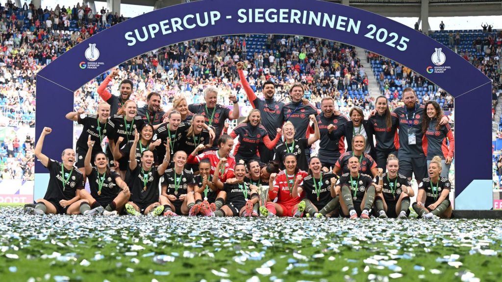 Klassiker in Karlsruhe: "Extrem schön": Oberdorf-Comeback bei Bayerns Supercup-Sieg
