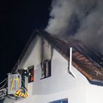 Flammen in Mehrfamilienhaus: Tote bei Dachgeschossbrand - 500.000 Euro Schaden