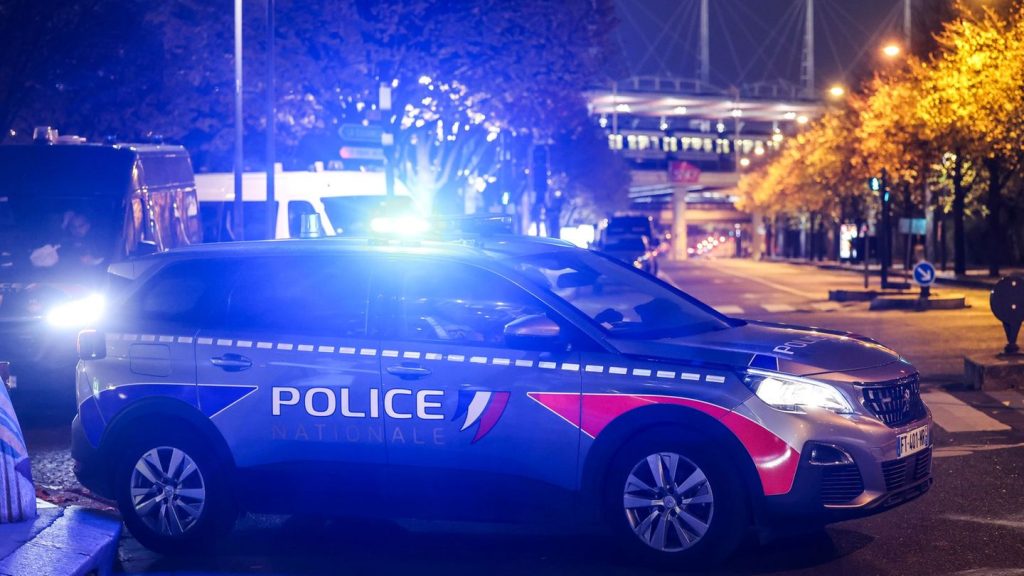 Normandie: Auto fährt in Menschenmenge – ein Toter nach Streit in Bar
