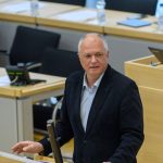 Schulen: Linke beantragt Abschaffung von Zusatzstunde für Lehrer