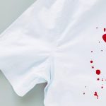 Fleckenhilfe: Blutflecken entfernen: So verschwinden hartnäckige Spuren