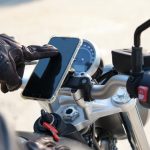 Reise-Gadget: Sichere Navigierhilfe: Stabile Handyhalterung für Motorräder