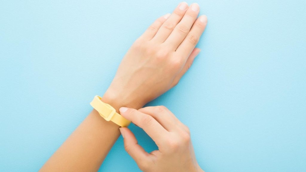 Mückenabwehr: Wie ein Mückenschutz-Armband gegen die Insekten helfen soll