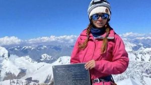 Kirgisistan: Bergsteigerin sitzt auf Siebentausender mit gebrochenem Bein fest