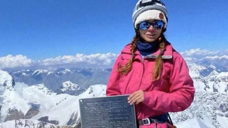 Kirgisistan: Bergsteigerin sitzt auf Siebentausender mit gebrochenem Bein fest