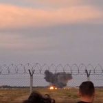 Unglück in Radom: Vor Flugshow in Polen: Pilot stirbt bei Absturz von F-16-Kampfjet
