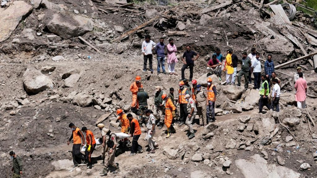 Naturkatastrophe in Südasien: Mehr als 365 Tote nach Sturzfluten in Himalaya-Region