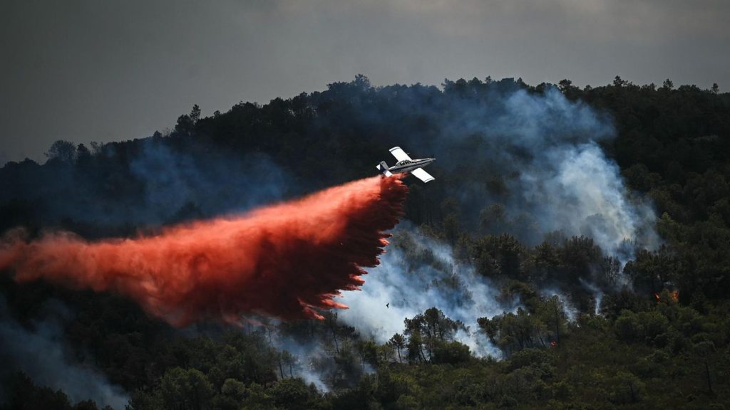 Feuerwehreinsatz in Aude: Waldbrand in Frankreich zerstört 5000 Hektar Land – zwei Verletzte
