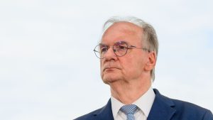 Nach Umfrageergebnissen: Haseloff warnt: "Es geht ums Ganze. Wir oder die"