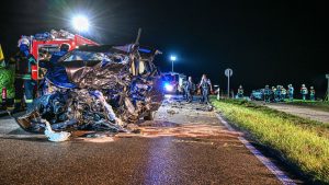 Tödlicher Unfall: Missglücktes Überholmanöver - zwei Männer sterben bei Unfall