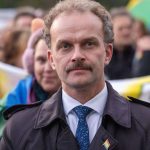 Aus der Politik in die Kunst: Comeback als Künstler für Neubrandenburger Ex-OB Witt
