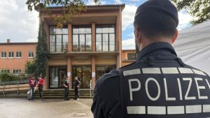 Umstrittene Diskussion: Massives Polizeiaufgebot wegen Streitgespräch in Tübingen