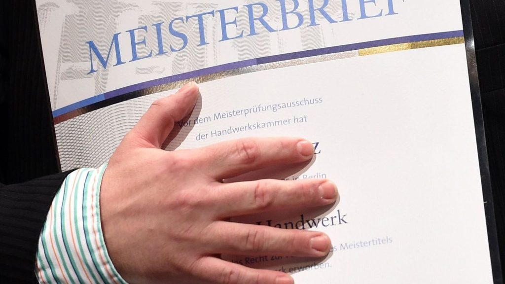 Auszeichnungen: Platin-Meisterbrief für 70 Jahre Handwerk verliehen