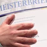 Auszeichnungen: Platin-Meisterbrief für 70 Jahre Handwerk verliehen