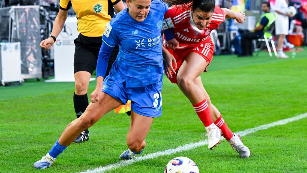 Ligastart der Fußballerinnen: Bayern siegt gegen Bayer dank Doppelschlag vor Rekordkulisse