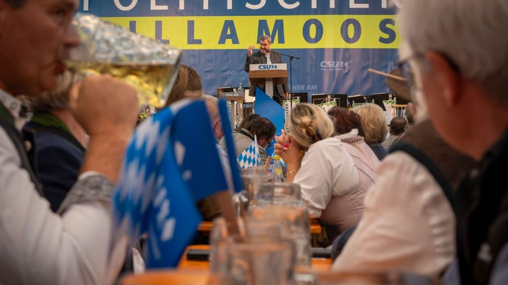 Brauchtum und Politik: Gillamoos 2025: Falsche Musik und laute Töne