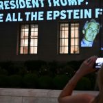 Demokraten veröffentlichen mutmaßlichen Trump-Brief an Sexualstraftäter Epstein