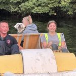 Ratingen: Feuerwehr rettet Labrador mit Tretboot aus Steinbruch