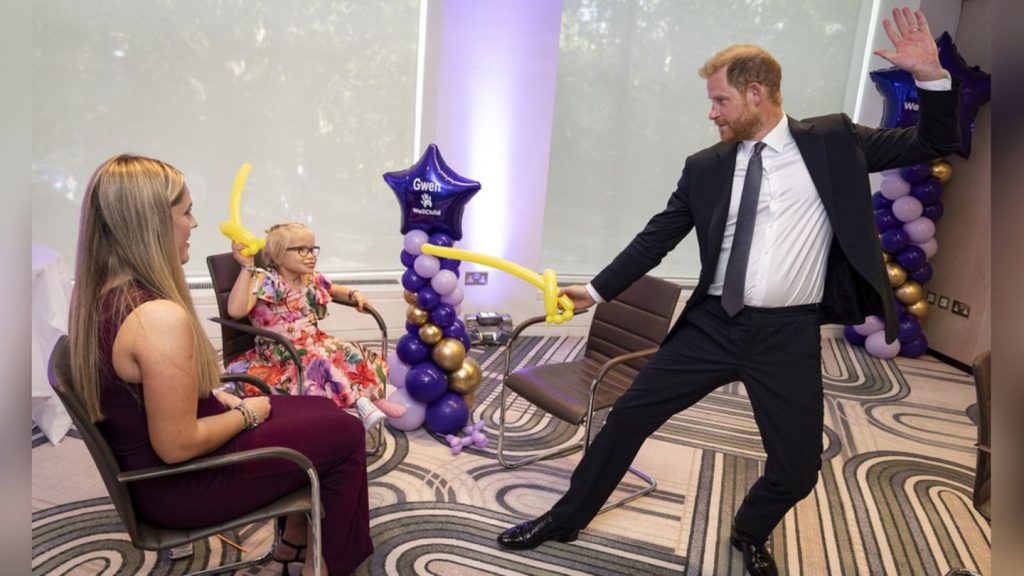 Herzogin Meghan: Sie schickt Prinz Harry rosa Herzen