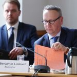 Nach Anti-Merz-Schmierereien: Anwalt zu rechtswidriger Razzia: "Keine saubere Arbeit"