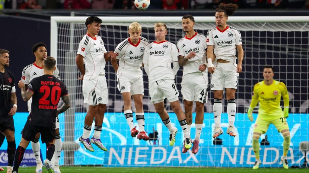 Bundesliga: "Sehr froh": Bayer schlägt Frankfurt bei Hjulmand-Debüt