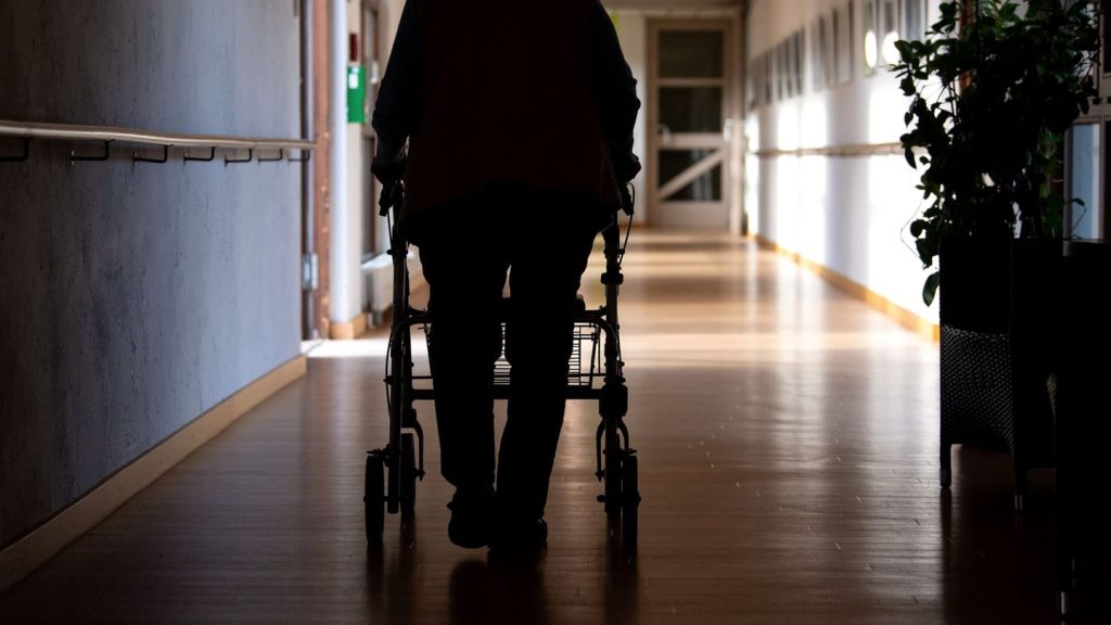 Änderung bei Sozialleistung: Pflegegeldempfänger müssen länger auf Jahreszahlung waren