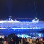 Buntes: Schiffsparade und Feuerwerk - Hamburg Cruise Days beginnen
