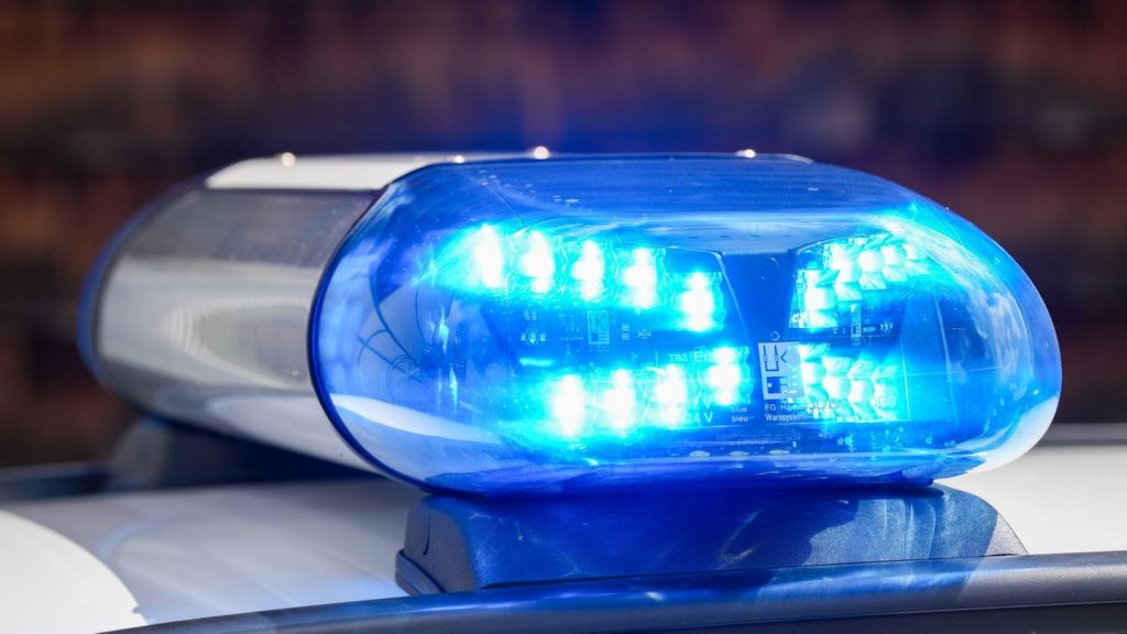 Unfall: Autofahrer übersieht Motorroller - Mann schwer verletzt