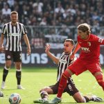Fußball-Bundesliga,: St. Pauli dreht Rückstand und besiegt FC Augsburg mit 2:1